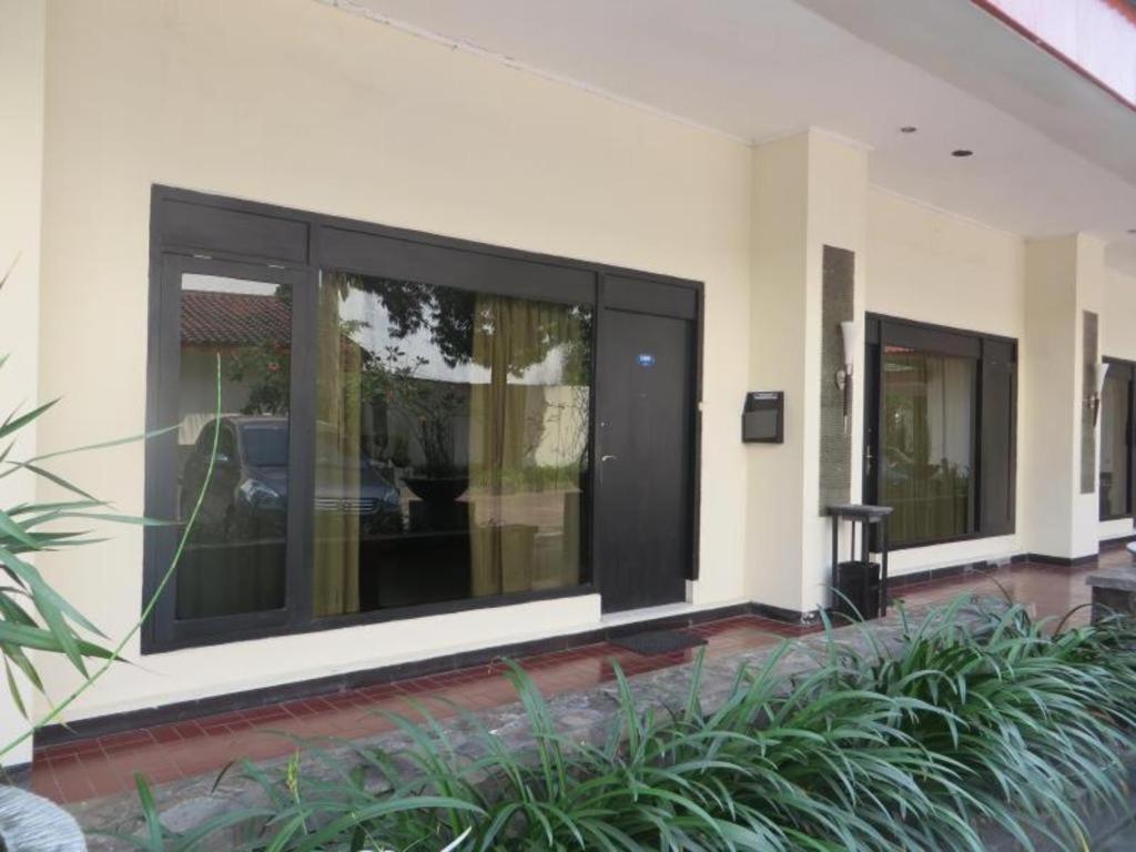 Insumo Palace Hotels & Resorts Kediri  Εξωτερικό φωτογραφία
