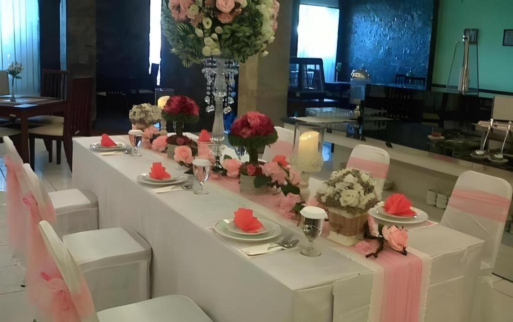 Insumo Palace Hotels & Resorts Kediri  Εξωτερικό φωτογραφία