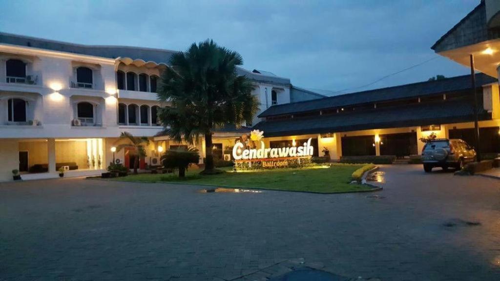 Insumo Palace Hotels & Resorts Kediri  Εξωτερικό φωτογραφία